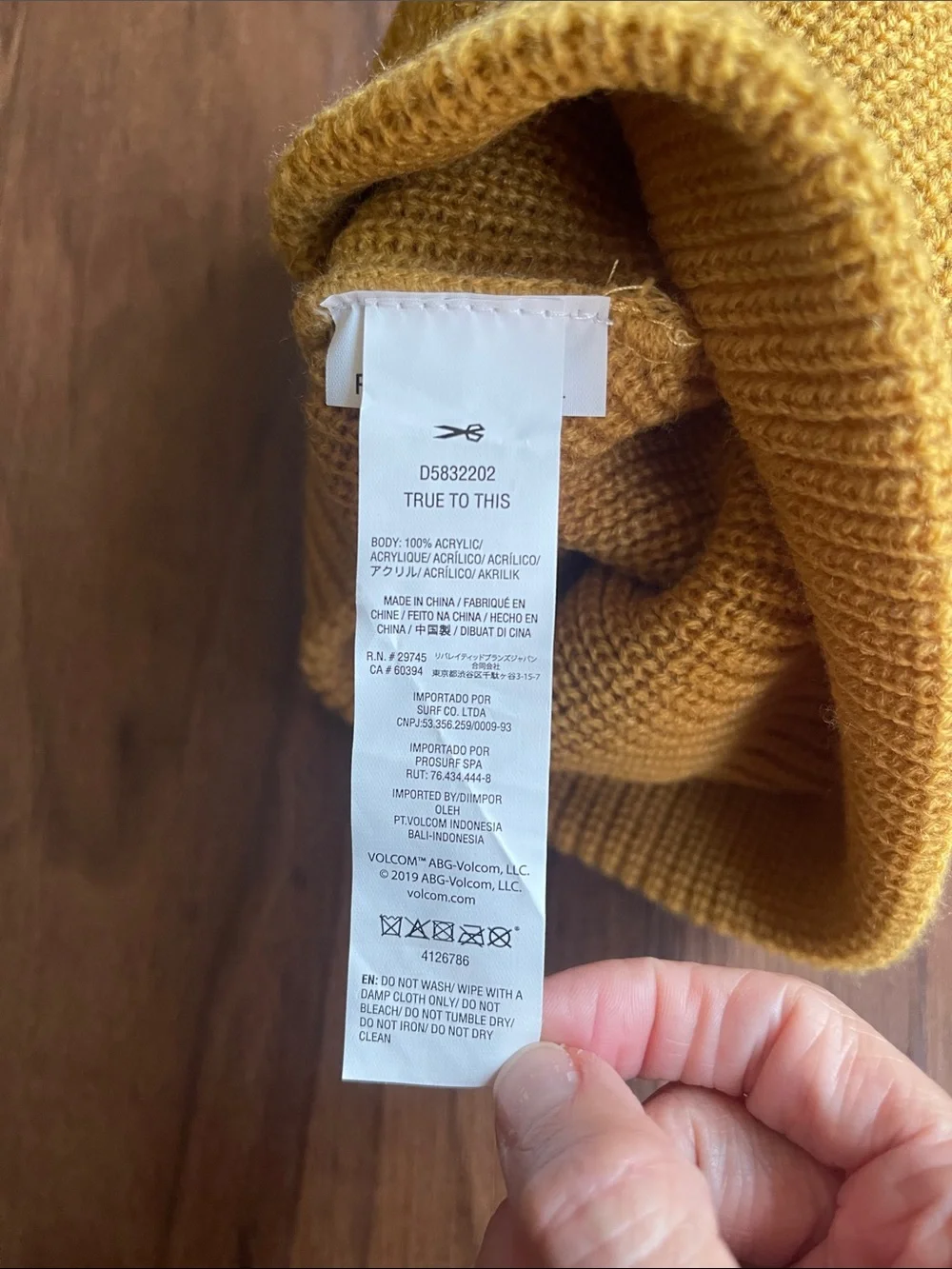 Volcom Beanie - Picture 3 of 3